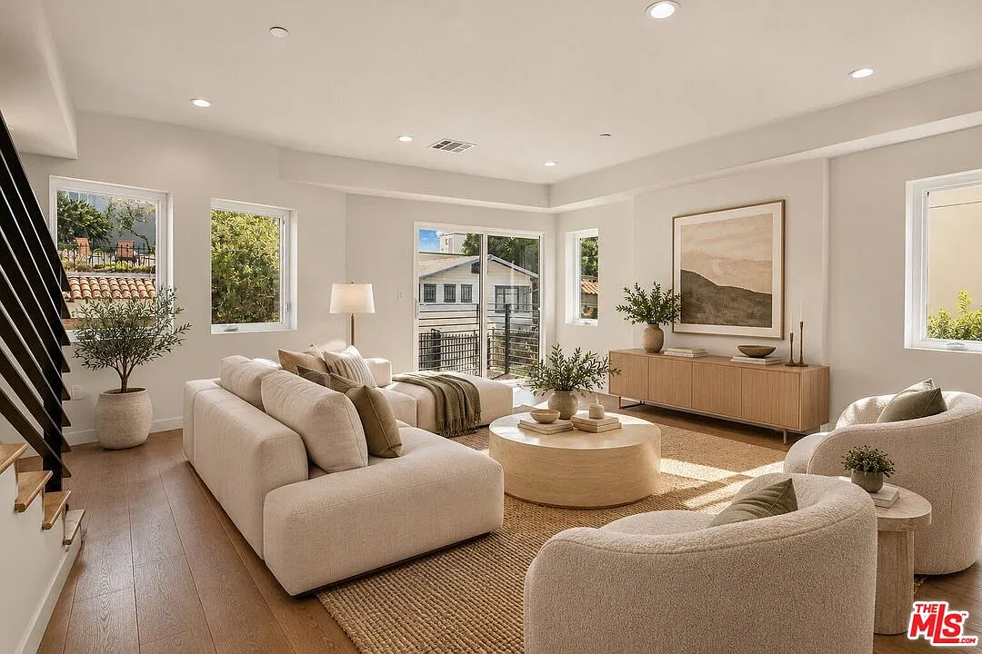 3 bed, 4.0 bath, 1432 sqft, $5,250 — Photo 3