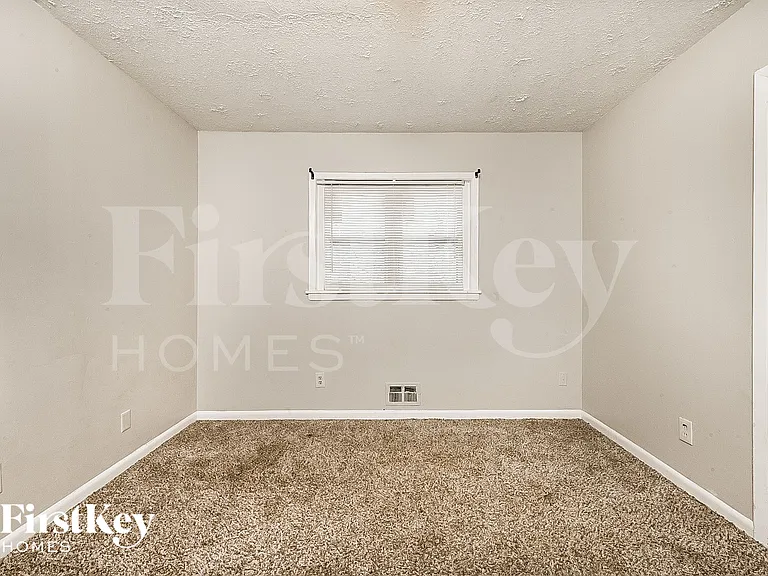 2216 Clanton Ter — Photo 13