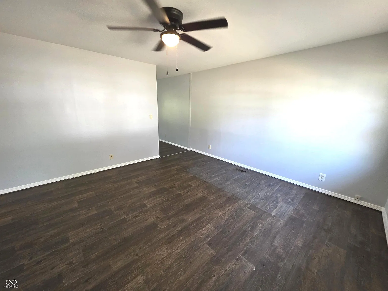 3 bed, 1.0 bath, 999 sqft, $1,400 — Photo 2
