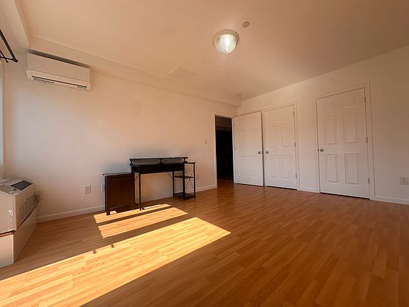 5th image of 71-33 162nd St #4C