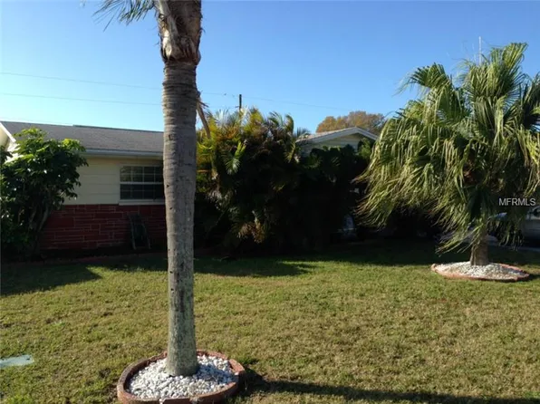 4102 Cluster Dr, Holiday, FL 34691
