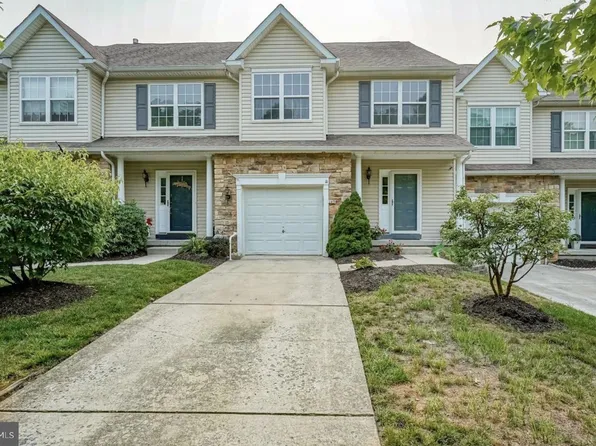 149 Hidden Dr, Blackwood, NJ 08012