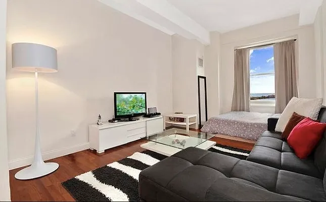 Rented by Compass | media 9