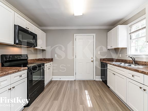 5th image of 312 Rose Ln