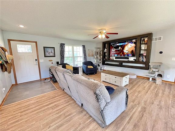 5th image of 2224 W Ivory Cir