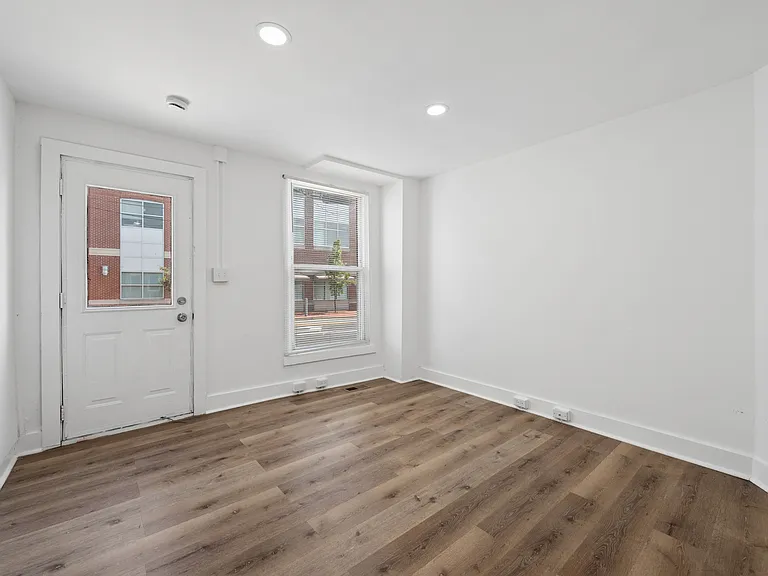 142 E South St #1 — Photo 9
