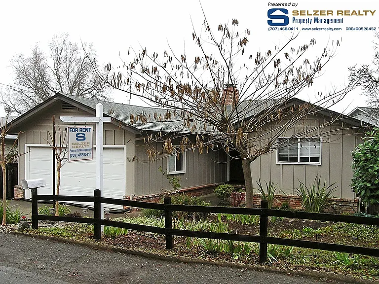 1173 Helen Ave — Photo 1