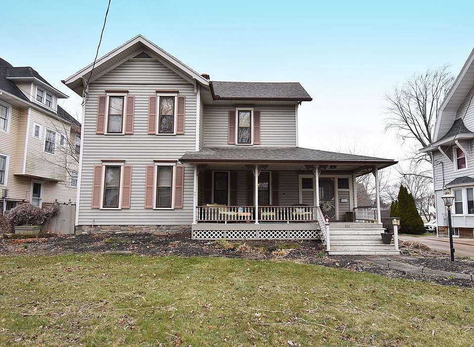 1st image of 818 Center St