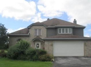 2457 E Royal Ridge Dr, Crete, IL 60417