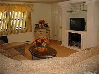 5th image of 725 Wantagh Ave Unit 11