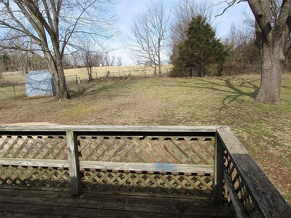 3rd image of 205 Cedar Hts