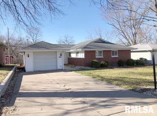 5437 N James Rd, Peoria, IL 61615