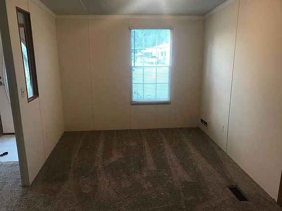 2nd image of 5270 Dixon St