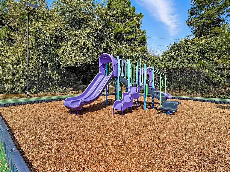 Chroma Park Apartments — Photo 22