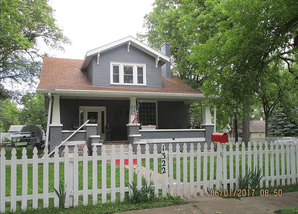 1322 Summit St Beatrice NE 68310 Zillow