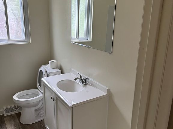 3rd image of 1196 Ritchie Rd APT 4