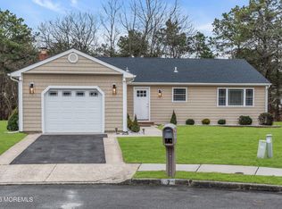 7 Alpina Ter, Toms River, NJ 08757