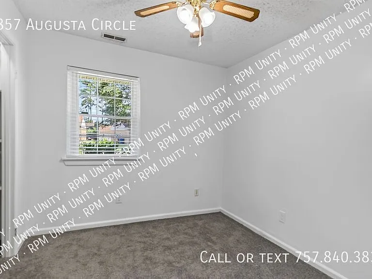 2857 Augusta Cir — Photo 23