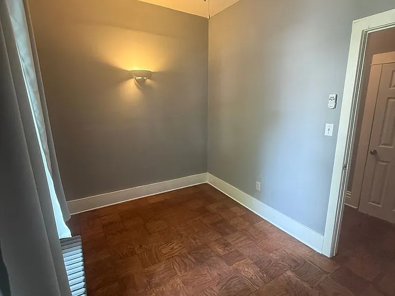 1135 Summit St — Photo 4
