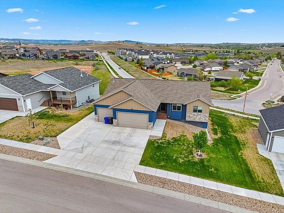 3rd image of 3120 Caymus Dr