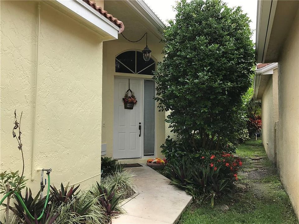 1st image of 7594 NW 70th Way