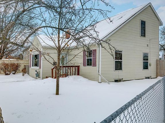 2nd image of 258 Douglas St E