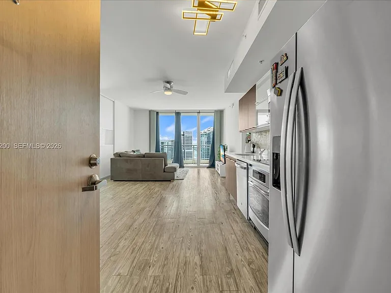 90 SW 3rd St #4303 — Photo 9