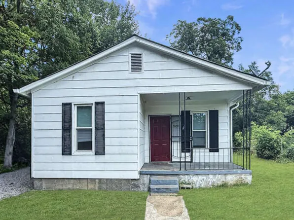 2009 Robbins St, Chattanooga, TN 37404