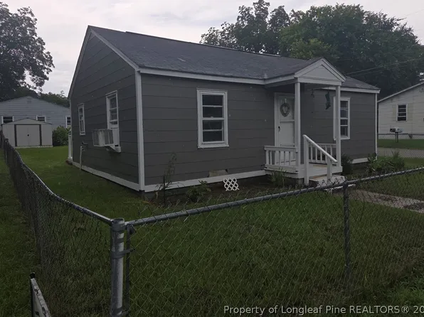 4901 Schmidt St, Fayetteville, NC 28303