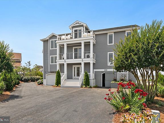 5th image of 40081 Oceanside Dr