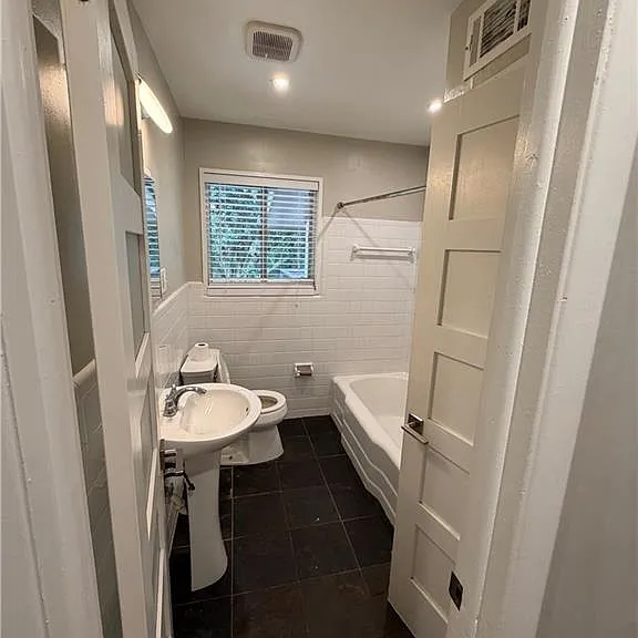 1847 Dorsey Ave — Photo 14