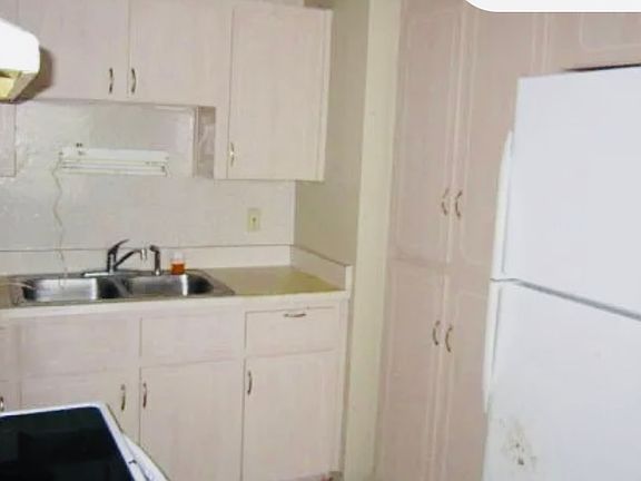 4th image of 780 North St