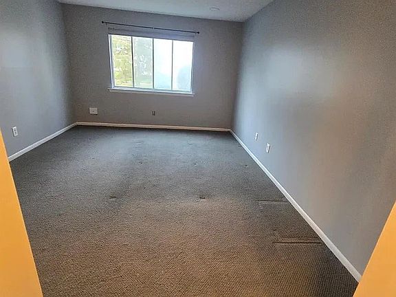 3rd image of 7 Foxtail Ln