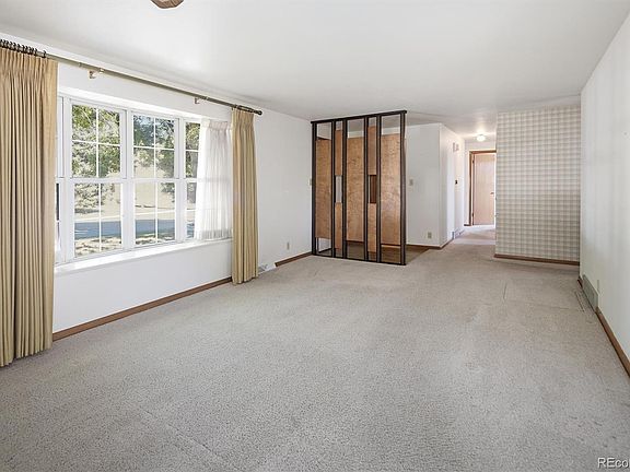 3rd image of 1530 S Estes Street