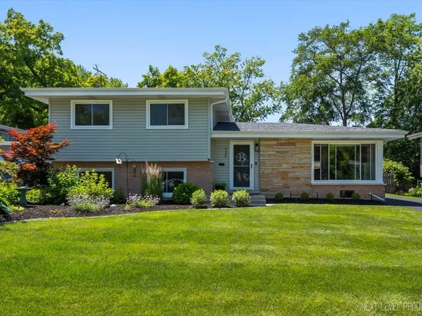 532 S Pierce Ave, Wheaton, IL 60187