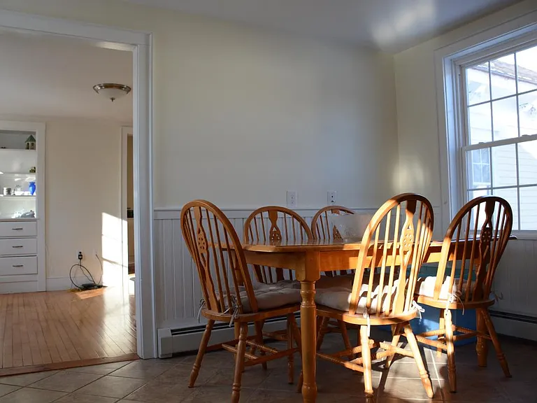 Eat in kitchen