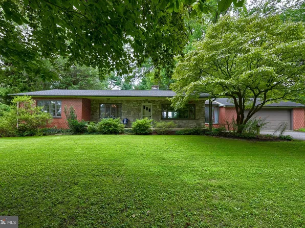 376 Arbor Rd, Lancaster, PA 17601