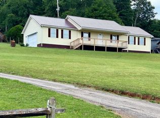 32 Tennessee St, Honaker, VA 24260