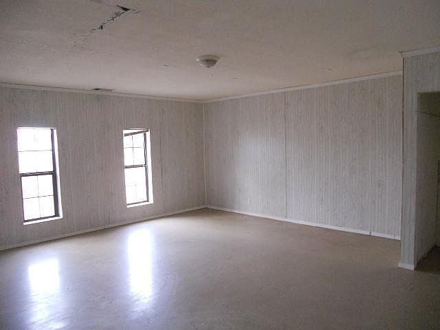 2nd image of 906 Catherine St