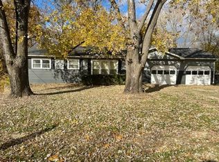 35 Shirley Dr, Troy, MO 63379