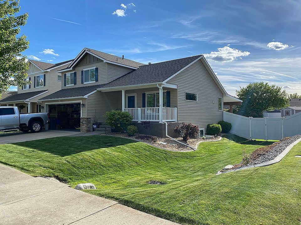 Front of house / street view