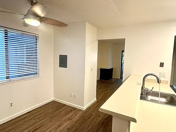 650 Del Verde Cir #6 — Photo 10