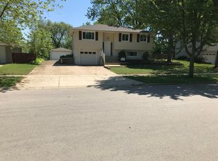 1335 Syracuse Ln, Schaumburg, IL 60193