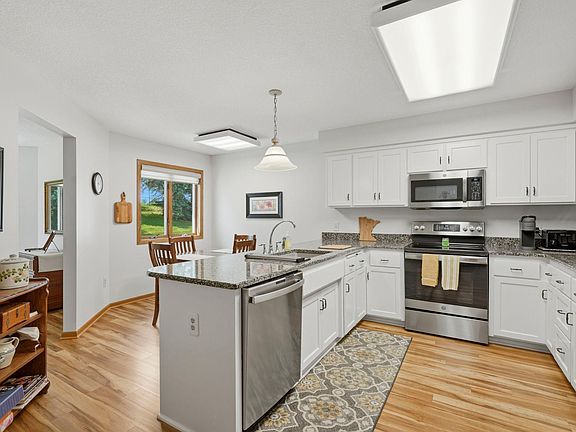 4th image of 2714 Lake Court Dr #100