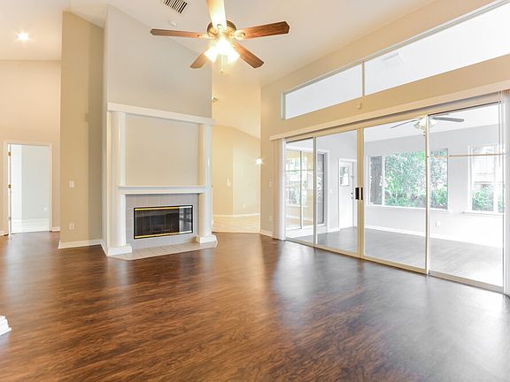 3rd image of 1069 Cottonwood Ct