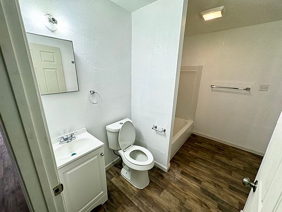 5th image of 1028 E Bender Blvd #T