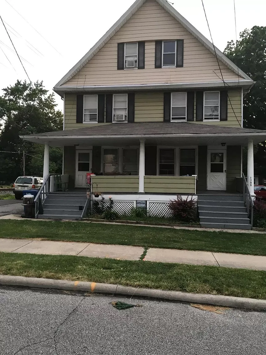1300 Beach Ave photo 1