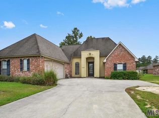 38668 Red Bud Ln, Denham Springs, LA 70706