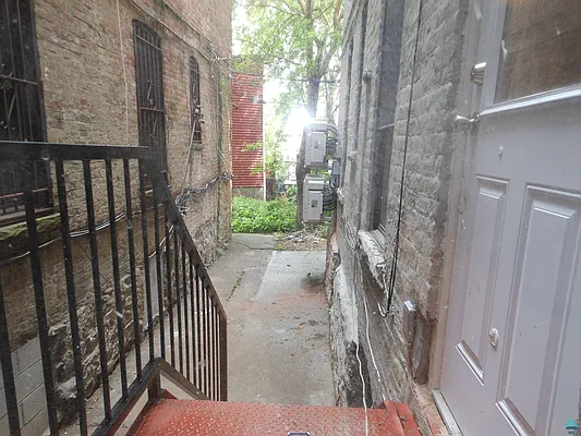 Rented by EXR | media 20