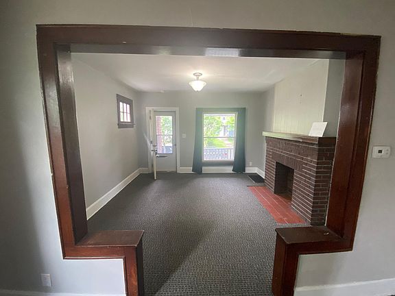 2nd image of 2396 Glenmawr Ave
